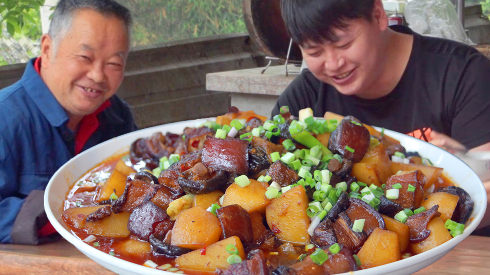 100元3斤五花肉,三德子做土豆红烧肉,肥而不腻老爸吃得乐呵呵